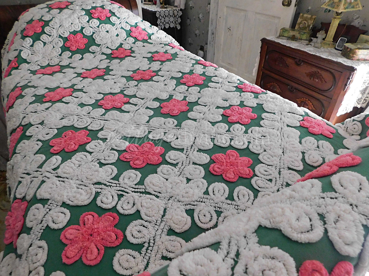 Magnificent Midcentury Vintage Chenille Bedspread, Lipstick Pink Roses on Rich Green with Plush White Swirls, 100% Cotton, FULL Size