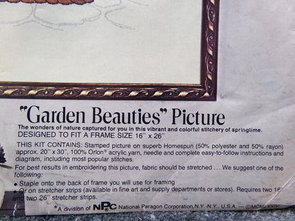 GARDEN BEAUTIES Paragon Crewel Embroidery Kit 0123 Vintage Boho Floral Stitchery