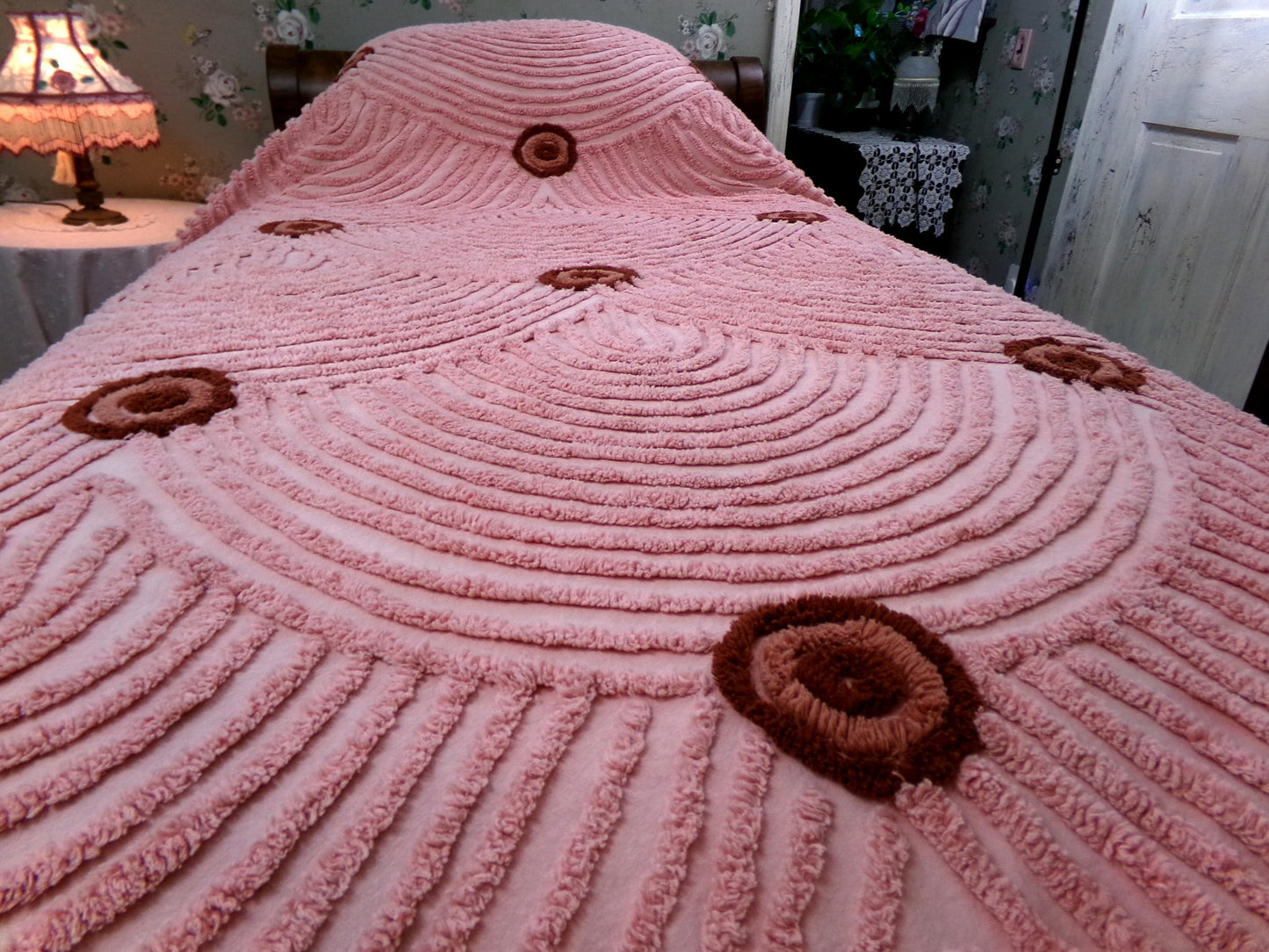 Shabby Pink Vintage Chenille Bedspread, Dramatic Mauve Deep Swags, Full Size Old Hollywood Style Bedding