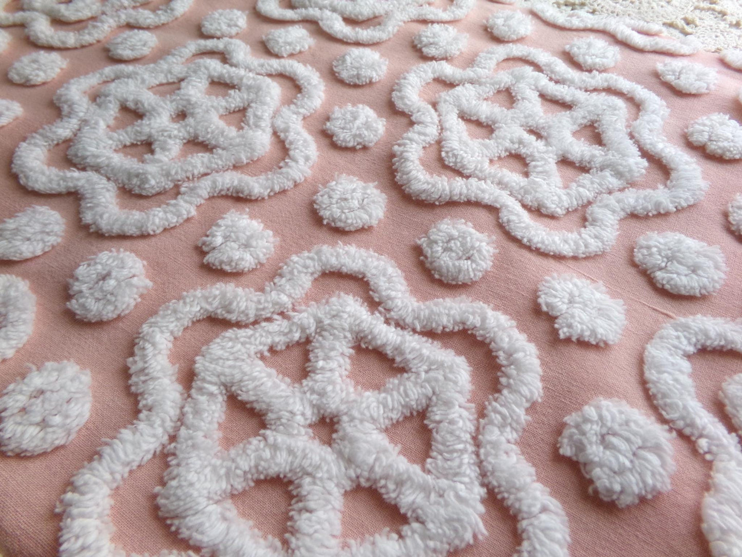 fairytale daisy dots vintage chenille fabric, beautiful white spoked daisies on rose pink cotton, 20" x 24" piece of sewing & quilt material