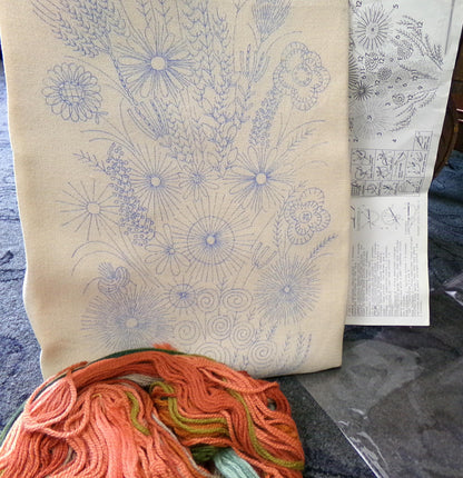 REGAL MUMS Crewel Stitchery Kit, Vintage Boho Style Wall Hanging, Rare Paragon Needlecraft Hippie Embroidery # 0219