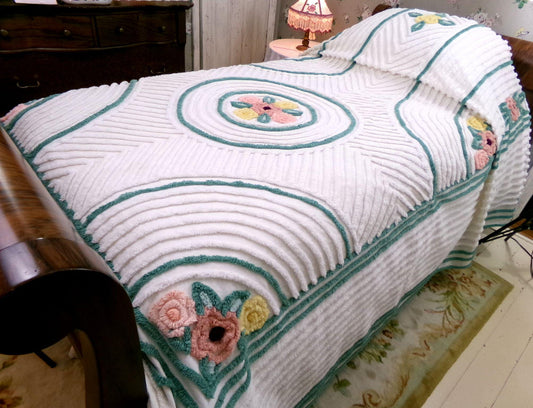 prettiest cottage charmer vintage chenille bedspread, circle swirl floral design in white with green accents, full size cotton bedding