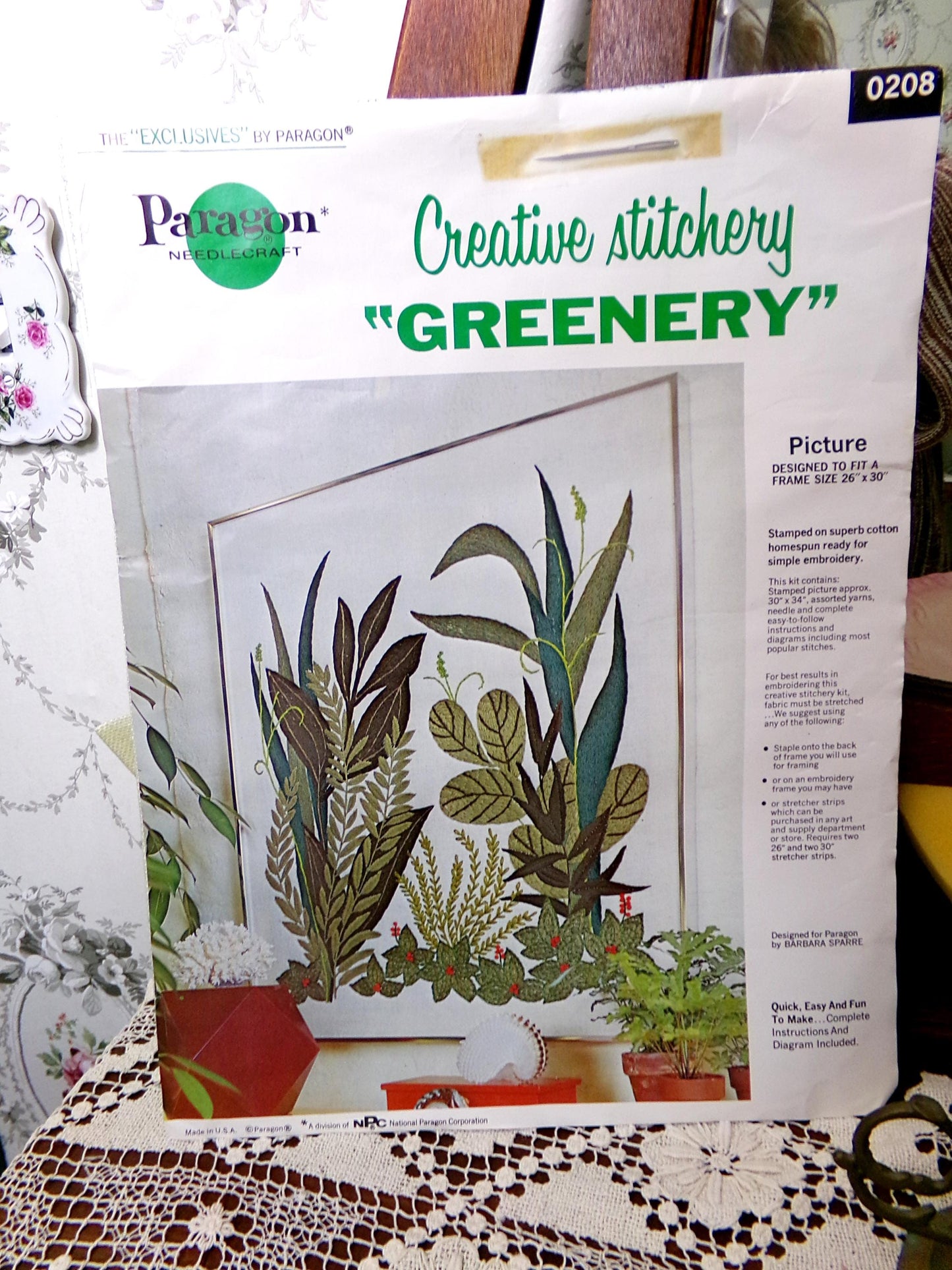 GREENERY Crewel Embroidery Kit, BOTANICAL Boho Vintage Paragon Needlecraft Creative Stitchery #0208