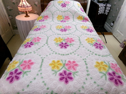rainbow hearts vintage chenille bedspread, whimsical pink, yellow, lilac flowers w/ swirl accents & dots, white cotton full size bedding