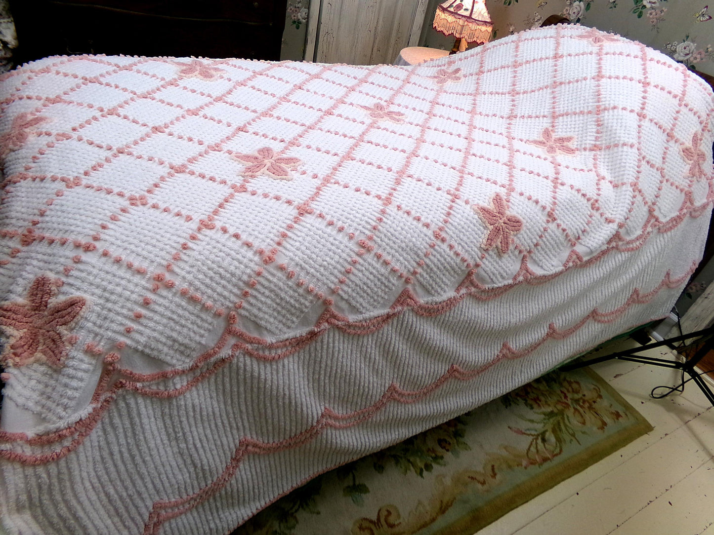 vintage full size chenille bedspread, simple star flowers on white cotton, shabby cottage style bedding