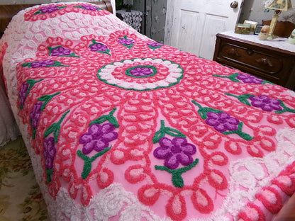 cupcake pink vintage chenille bedspread, spectacular lush cake frosting tufts, 100% plush cotton coverlet, full size bedding