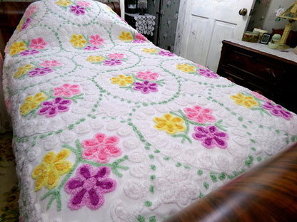 rainbow hearts vintage chenille bedspread, whimsical pink, yellow, lilac flowers w/ swirl accents & dots, white cotton full size bedding