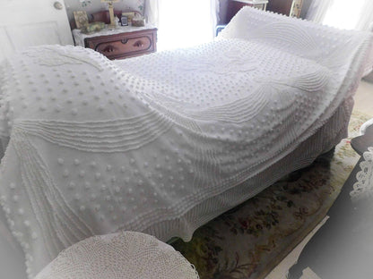 romantic farmhouse style white vintage chenille bedspread, roses, dots & swag bows, twin size cotton summer coverlet