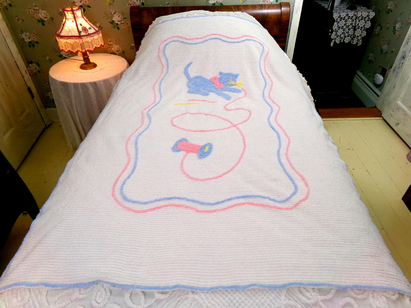 kitten vintage chenille coverlet, charming kitty cat chasing thread in pink, blue & white, cotton accent throw, 38"W x 56"L