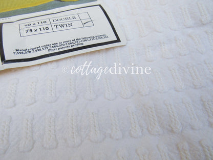 Fresh White Buttons 'n Bows Vintage Morgan Jones Chenille Bedspread, Twin, NOS