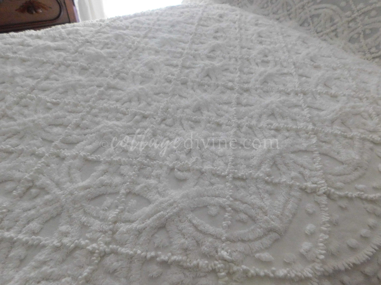 Heavenly White Vintage Chenille Bedspread, Plush Pearl Mop Tufts, Farmhouse Fabulous Bedding