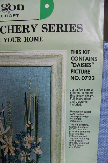 DAISIES Vtg Crewel Embroidery Kit Boho Hippie 70s Floral Paragon Stitchery 0723