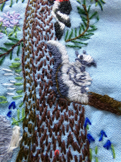 AMERICAN WILDLIFE Completed Vintage Crewel Embroidery from Paragon Needlecraft Kit 0418 02446x Forest Animals, Carol & Don Henning Design