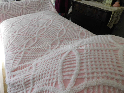 Romantic Cottage Bedding, Vintage Chenille Bedspread in Classic Pink & White, Cotton Geometric, Full Size with Fringe