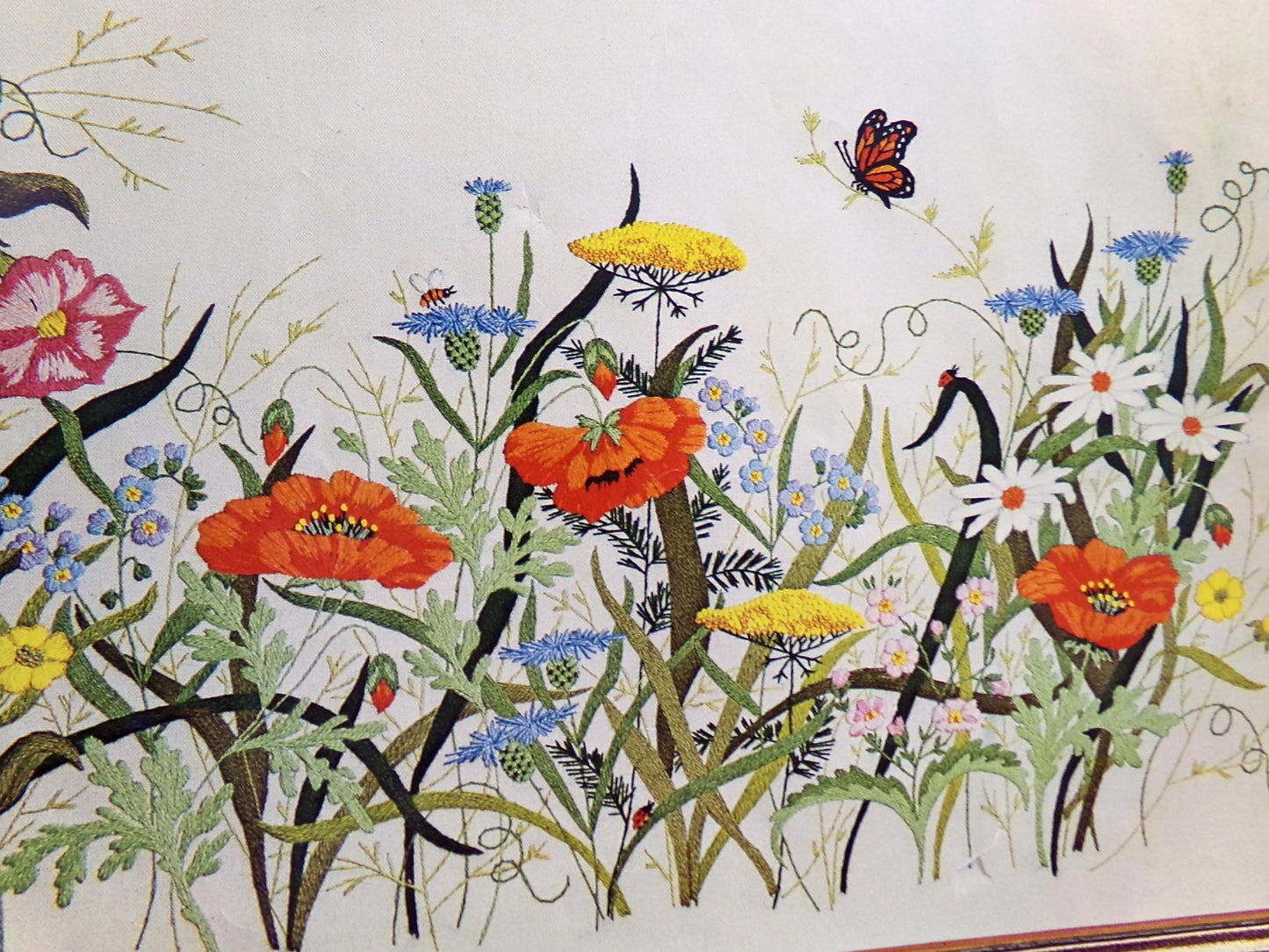 COUNTRY GARDEN Rare Crewel Stitchery Kit, Flower Power Meadow Scene Wall Hanging, Vintage 0511 Paragon Needlecraft Embroidery by Adele Veres