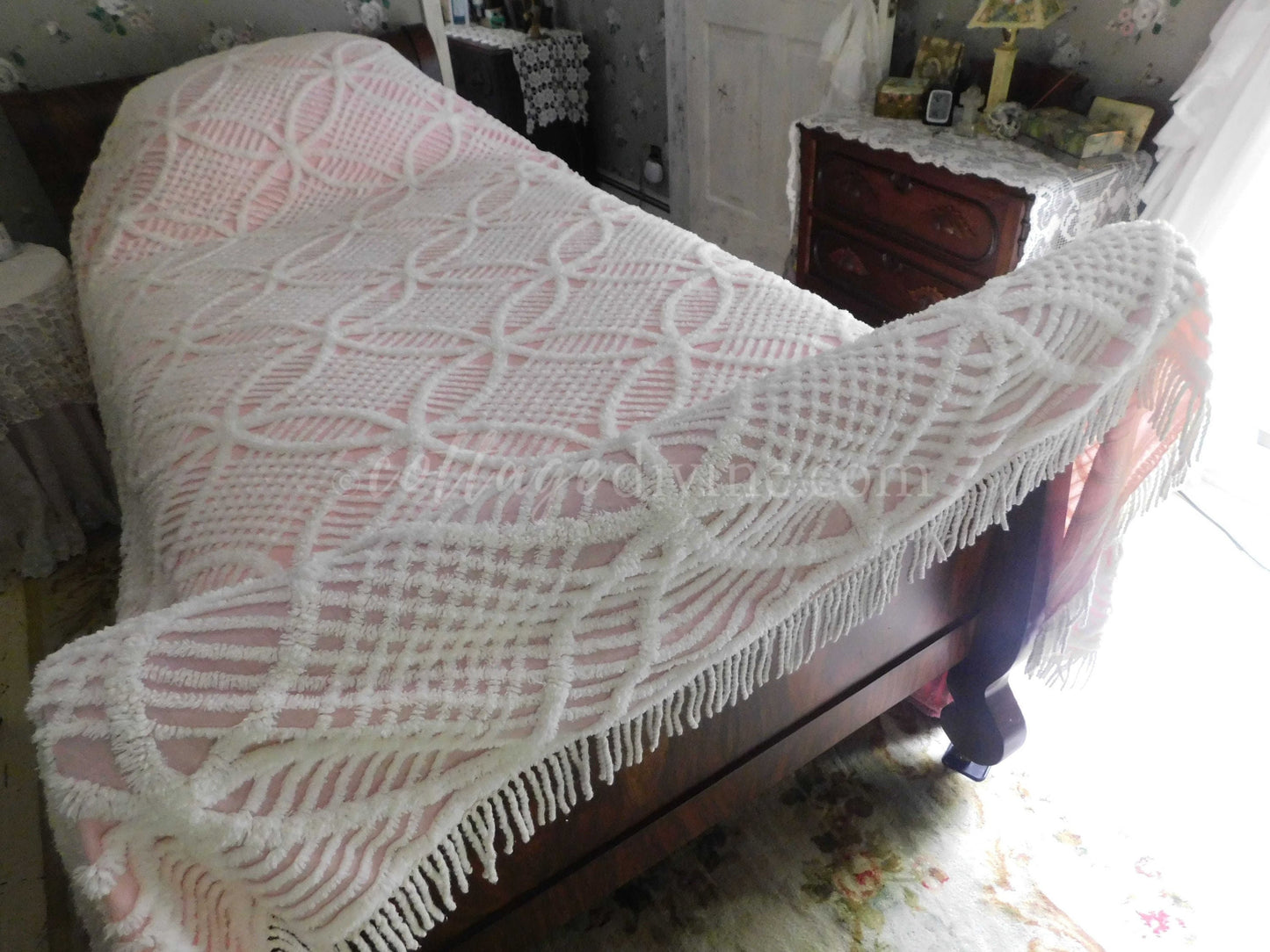 Romantic Cottage Bedding, Vintage Chenille Bedspread in Classic Pink & White, Cotton Geometric, Full Size with Fringe
