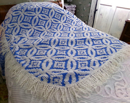 coastal cottage blue vintage chenille bedspread, cobalt & white geometric pattern, 100% cotton twin size summer coverlet with fringe