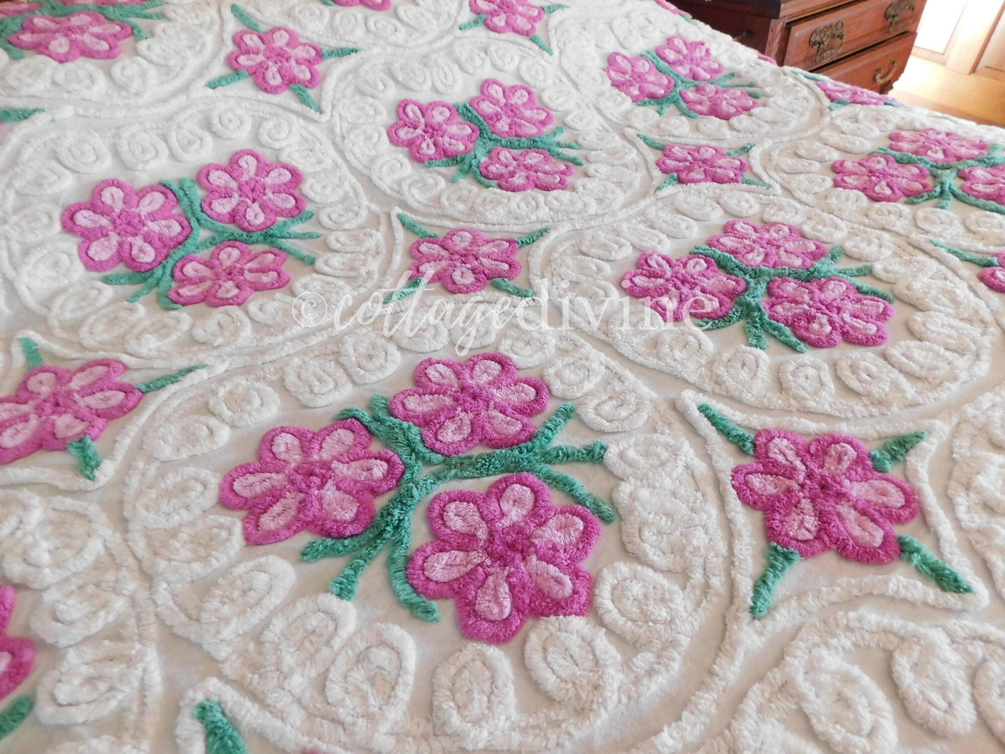 Romantic Plush Hearts White Curlicue 1950s Vintage Chenille Bedspread, FULL Size