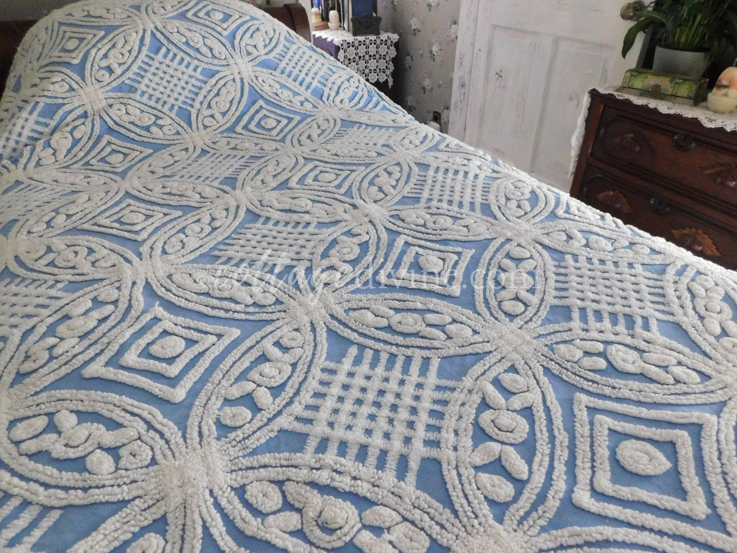 Porcelain Blue & White Rosette Vintage Chenille Bedspread, Cottage Chic Charm, 86" x 100", Full