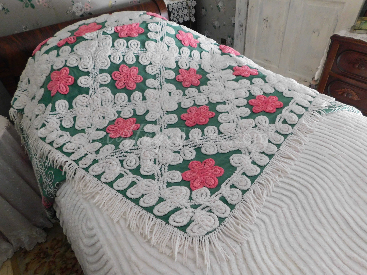 Magnificent Midcentury Vintage Chenille Bedspread, Lipstick Pink Roses on Rich Green with Plush White Swirls, 100% Cotton, FULL Size