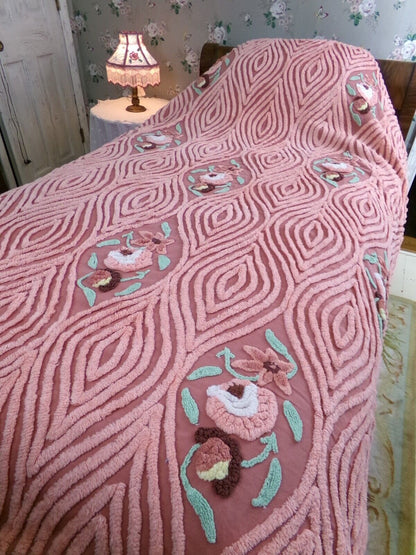 swirl roses luxury Vintage full size chenille bedspread, gorgeous ellipse florals