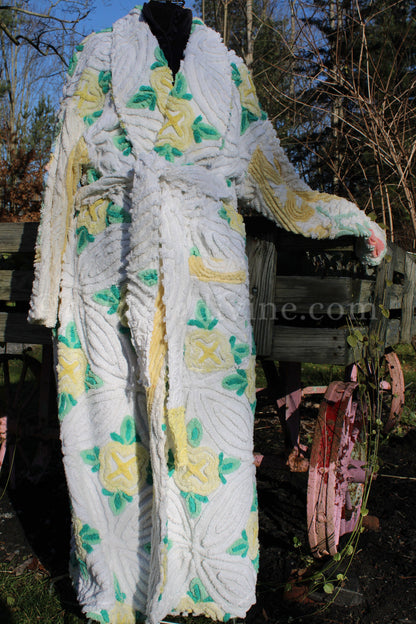 Plush Plus Size Chenille Robe, Upcycled Bathrobe from Cabbage Rose Blooms Vintage Chenille Bedspread, 1X / 2X Large