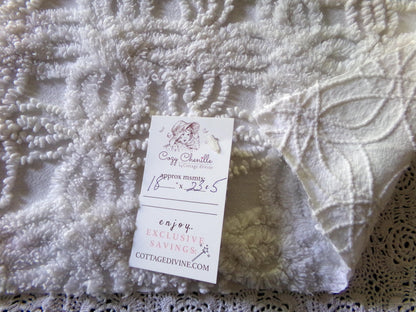 Old Fashioned Vintage Chenille Fabric, Exquisite 18" x 23.5" inch Piece, Intricate Needletufting in Wedding Ring Pattern