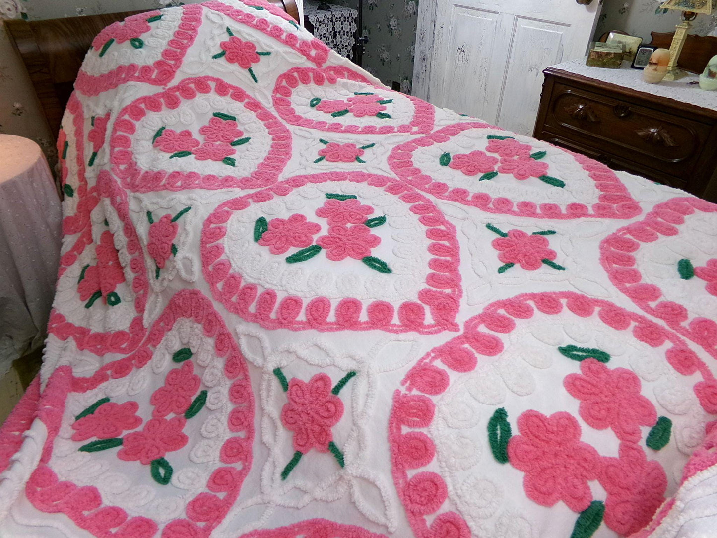 fairytale hearts vintage chenille bedspread, feminine pink & white sweetheart rose trios, romantic full size 100% cotton bedding
