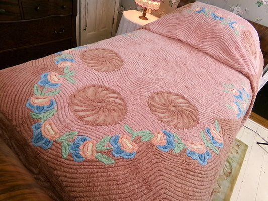 luscious plush vintage chenille bedspread in a pinwheel peach swirl floral design, antique full size bedding