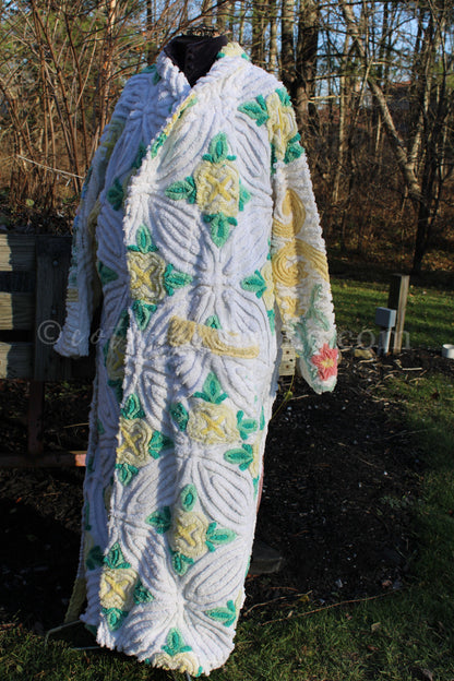 Plush Plus Size Chenille Robe, Upcycled Bathrobe from Cabbage Rose Blooms Vintage Chenille Bedspread, 1X / 2X Large