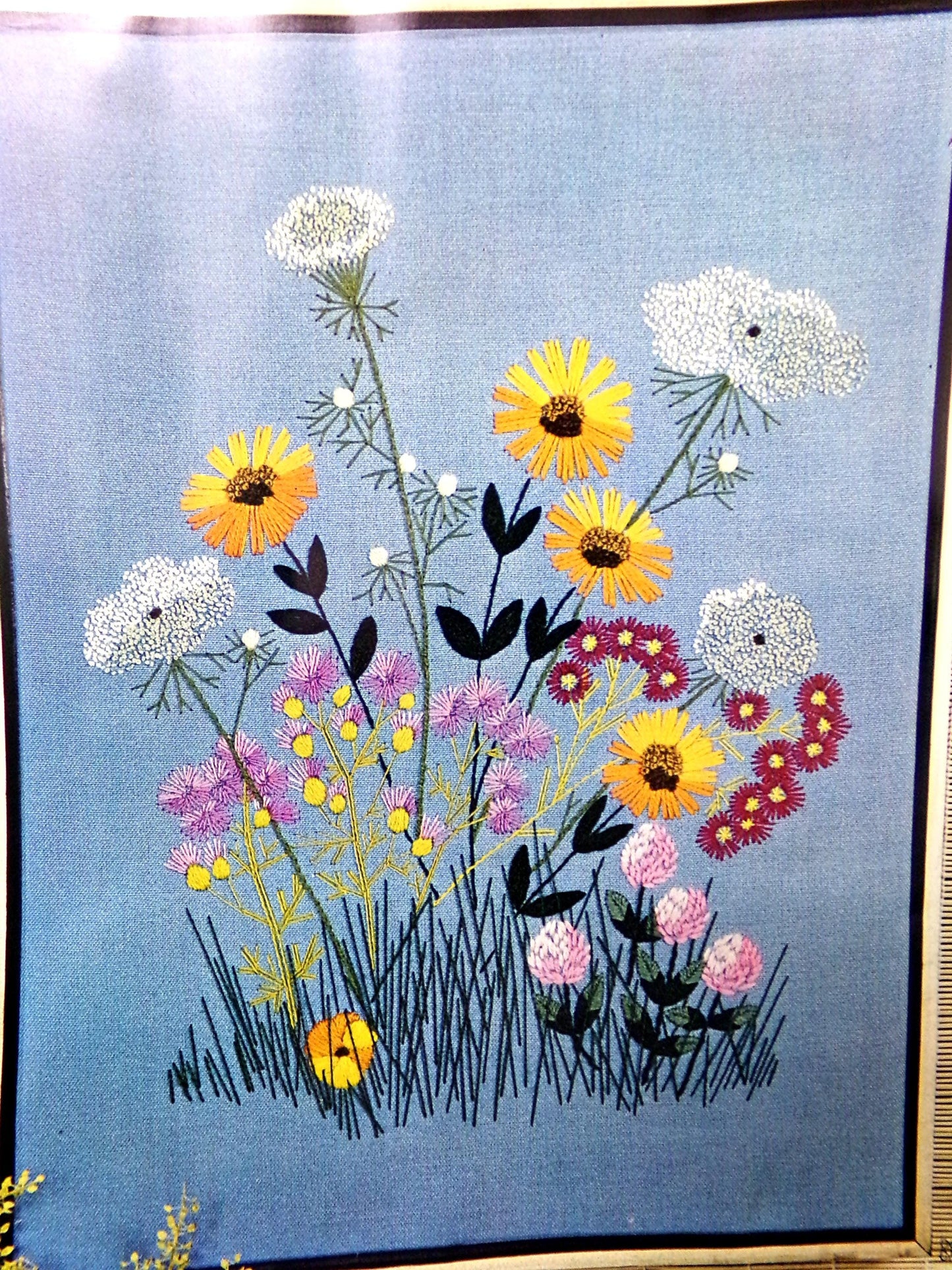 FLORAL MEDLEY Crewel Stitchery Kit, Summer Flowers, Vintage 0623 Paragon Needlecraft Embroidery by Polly Gottfried