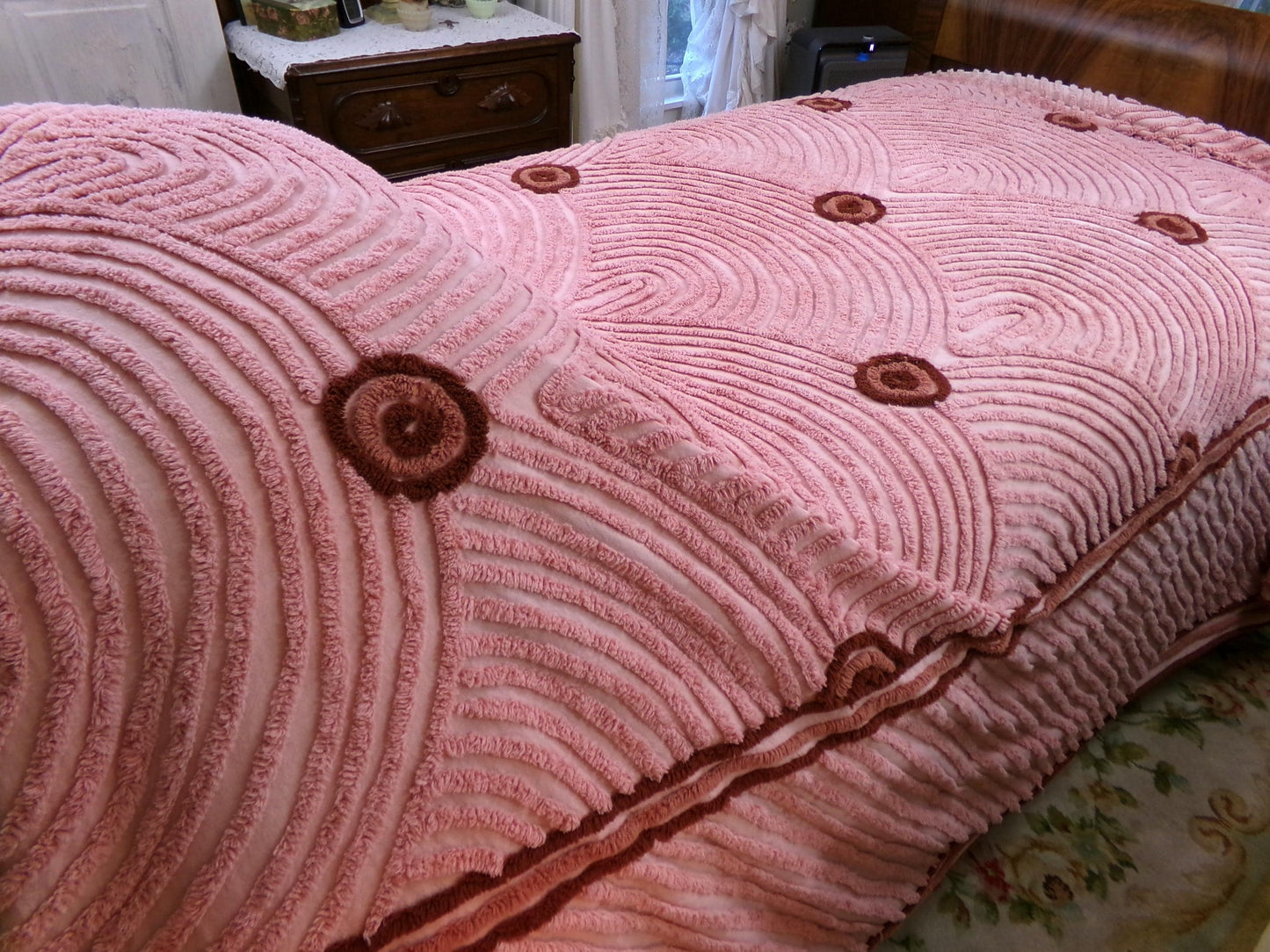 Shabby Pink Vintage Chenille Bedspread, Dramatic Mauve Deep Swags, Full Size Old Hollywood Style Bedding
