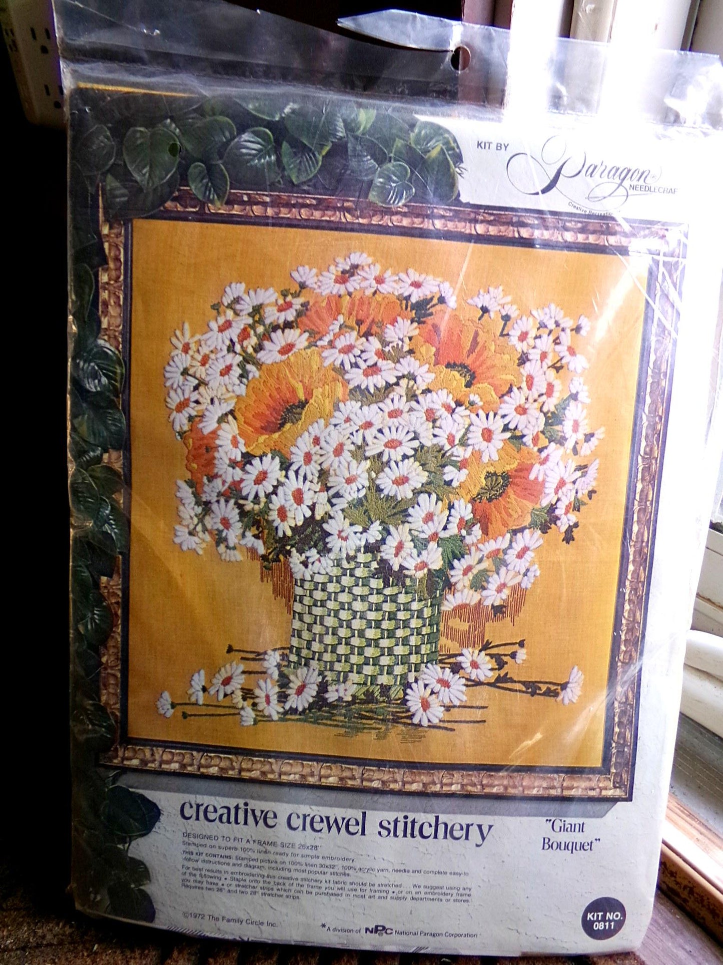 GIANT BOUQUET Boho Stitchery Kit, Vintage Paragon Creative Crewel Embroidery, Hippie Wall Hanging Design #0811, Family Circle 1972