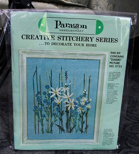 DAISIES Vtg Crewel Embroidery Kit Boho Hippie 70s Floral Paragon Stitchery 0723