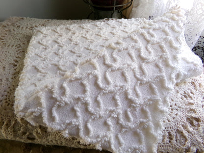Gentle Cream Texturized Chenille Material, Squiggle Tuft, 20" x 25" inch Piece, Neutral Vintage Fabric for Handmade Quilts & DIY Pillows