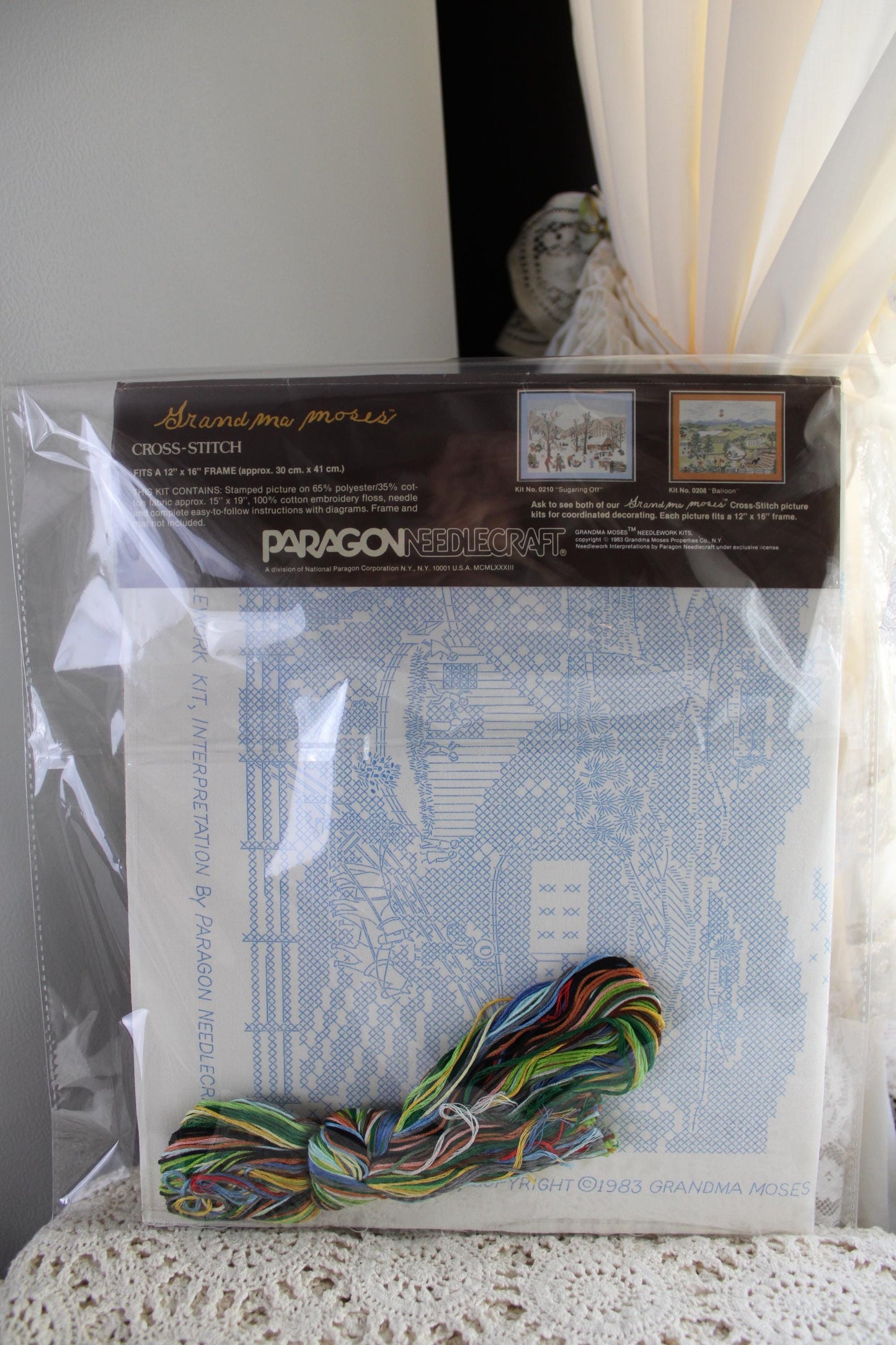 BALLOON Cross Stitch Stitchery Kit, Vintage Grandma Moses Design, Paragon Needlecraft Embroidery 0208 from 1983