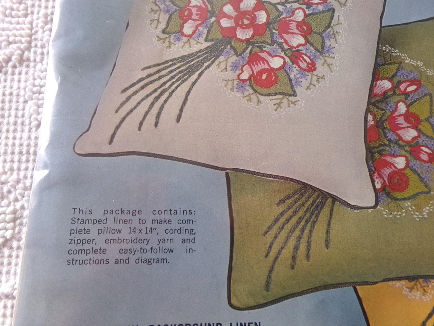 ROSE BOUQUET Pillow Crewel Embroidery Kit, Vintage Paragon Creative Stitchery #0940, Design by Phyllis Hall