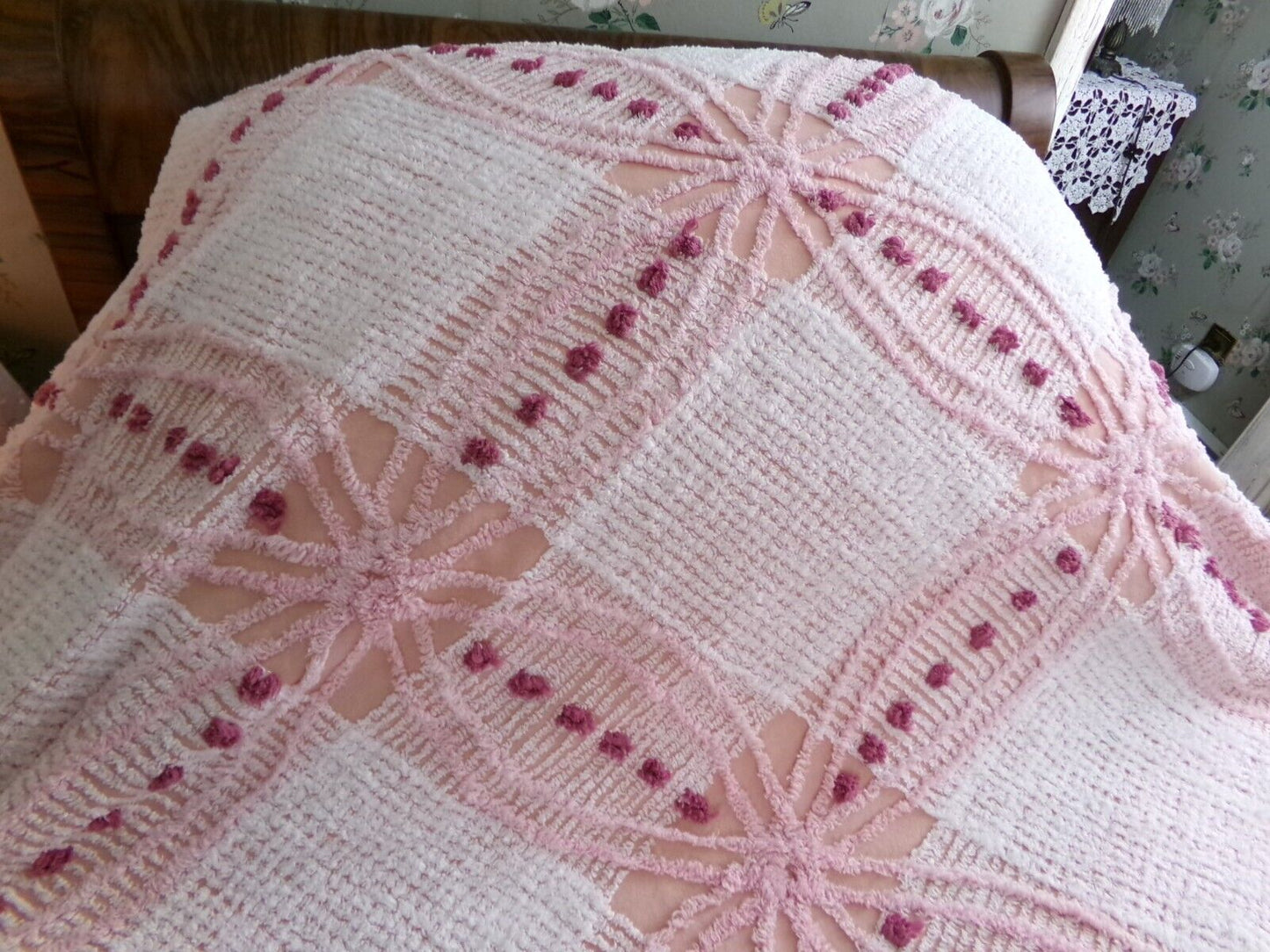 MCM Atomic Rosy Pink Vintage Chenille Bedspread, Classic Geometric Design, Twin Size