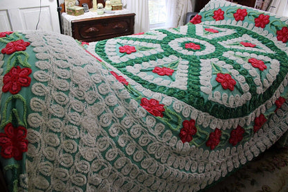 Dazzling Vintage Green Chenille Bedspread, Plush Cherry Pink Red Roses, Full Size