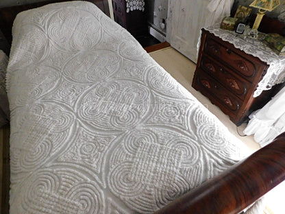 Vibrant White Luxury Swirl Tuft Vintage Chenille Bedspread, Full, Plush Cotton
