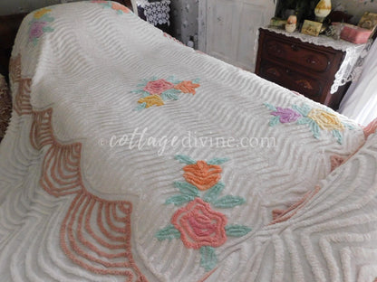 Grandma's Cottage Chic 1950s White Rose Floral Vintage Chenille Bedspread, Full