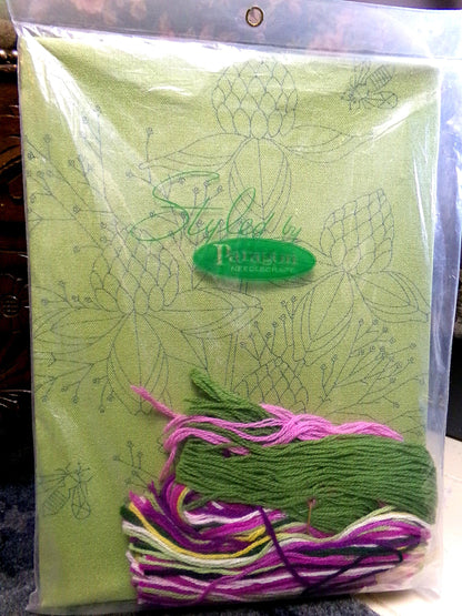 PURPLE CLOVERS Crewel Embroidery Kit, Boho Vintage Paragon Needlecraft Creative Stitchery #0626