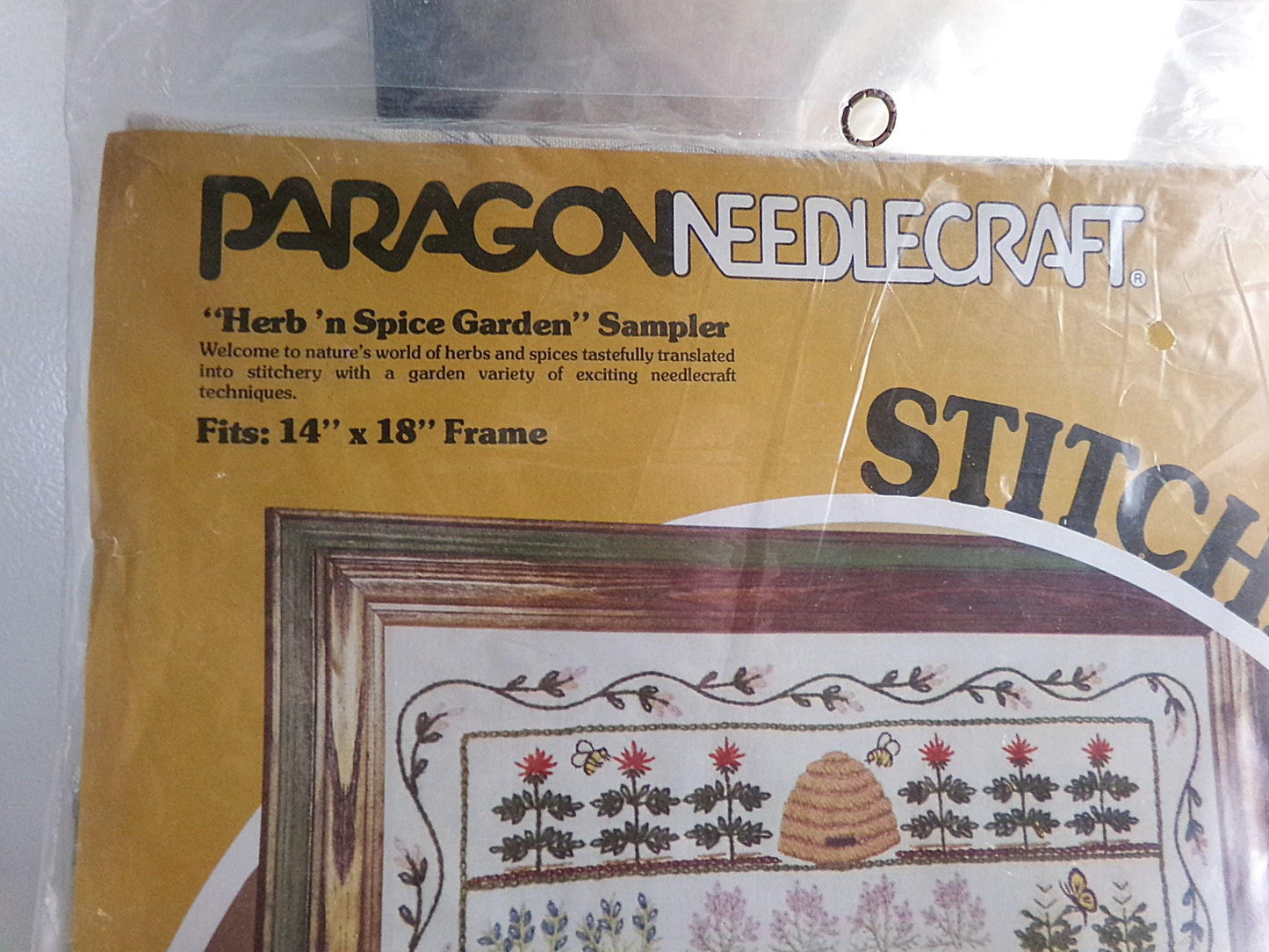 HERB 'N SPICE Garden Sampler Crewel Embroidery Kit, 1977 Vintage Paragon Needlecraft Creative Stitchery #0786