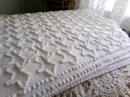 Gentle Cream Texturized Chenille Material, Squiggle Tuft, 20" x 25" inch Piece, Neutral Vintage Fabric for Handmade Quilts & DIY Pillows