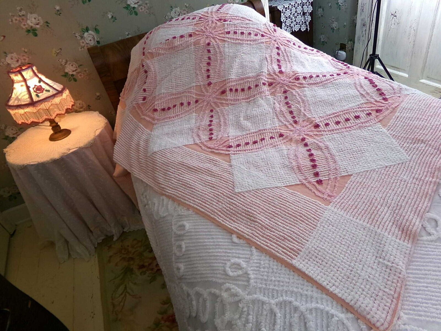 MCM Atomic Rosy Pink Vintage Chenille Bedspread, Classic Geometric Design, Twin Size