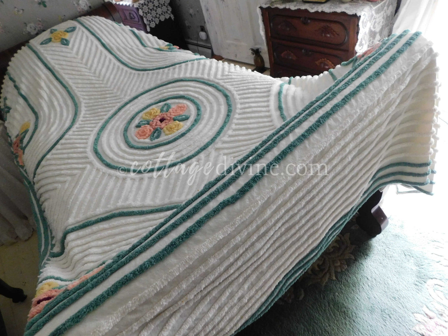 Vintage Cottage Style Bedding 1940s Circle Swirl Floral Chenille Bedspread, FULL, Cotton