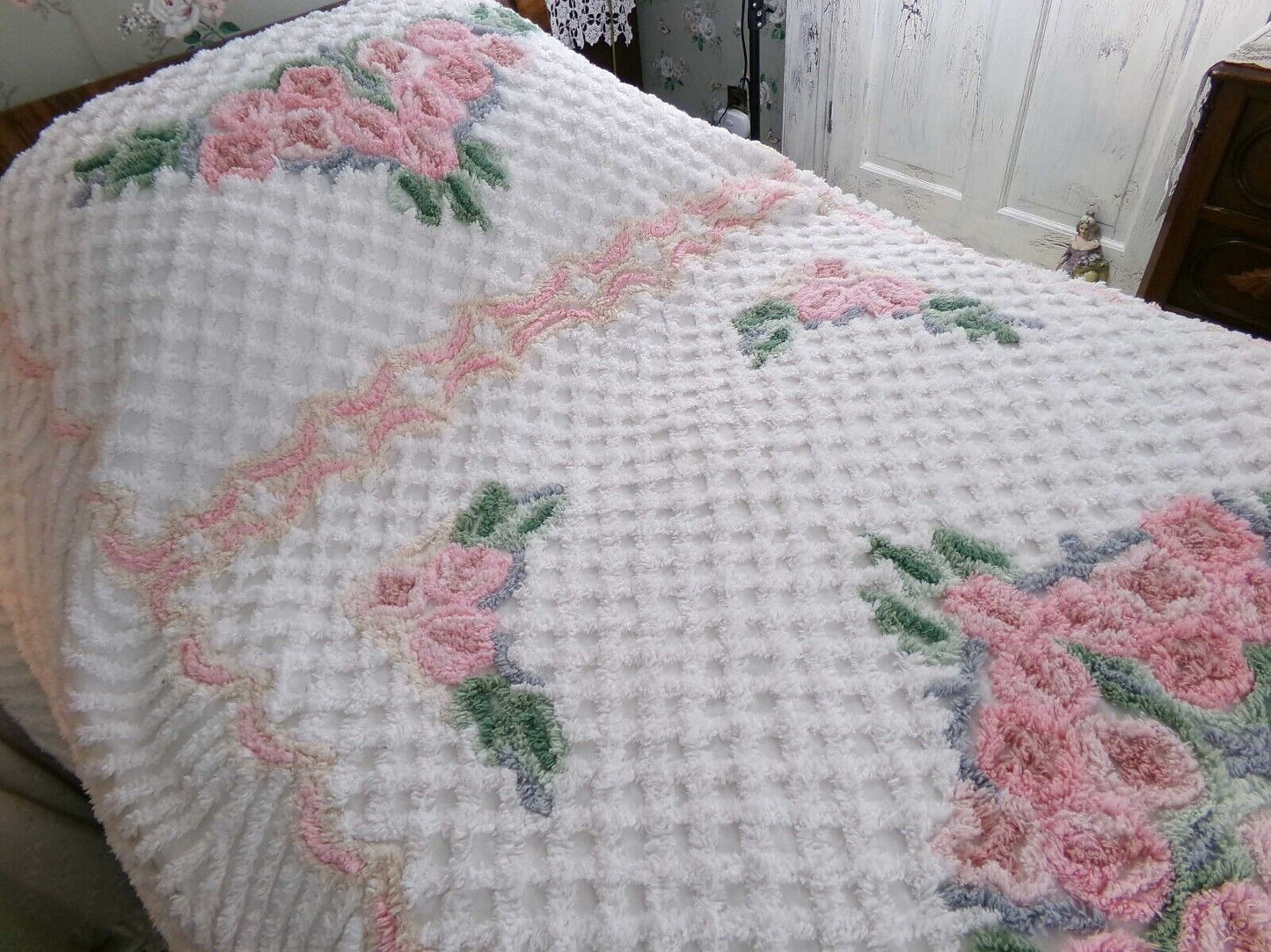 Plush Luxury Pink Rose Vintage White Chenille Bedspread, 100% Cotton, Twin Size