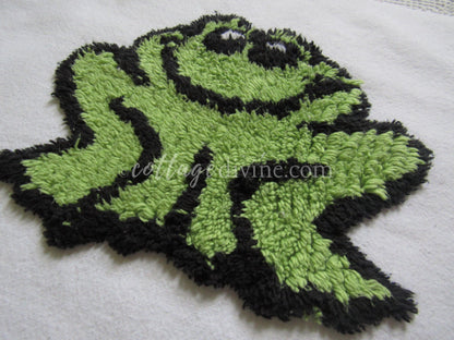 Adorable Happy Frog Retro Vintage Novelty Chenille FABRIC PIECE, 12.5" square