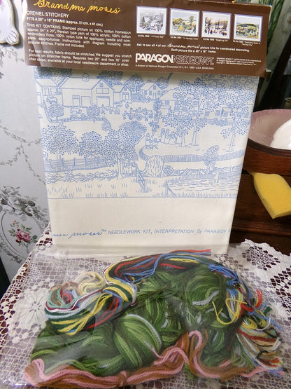 GRANDMA GOES to the Big CITY Crewel Embroidery Kit, Vintage Grandma Moses Paragon Needlecraft Creative Stitchery #0203