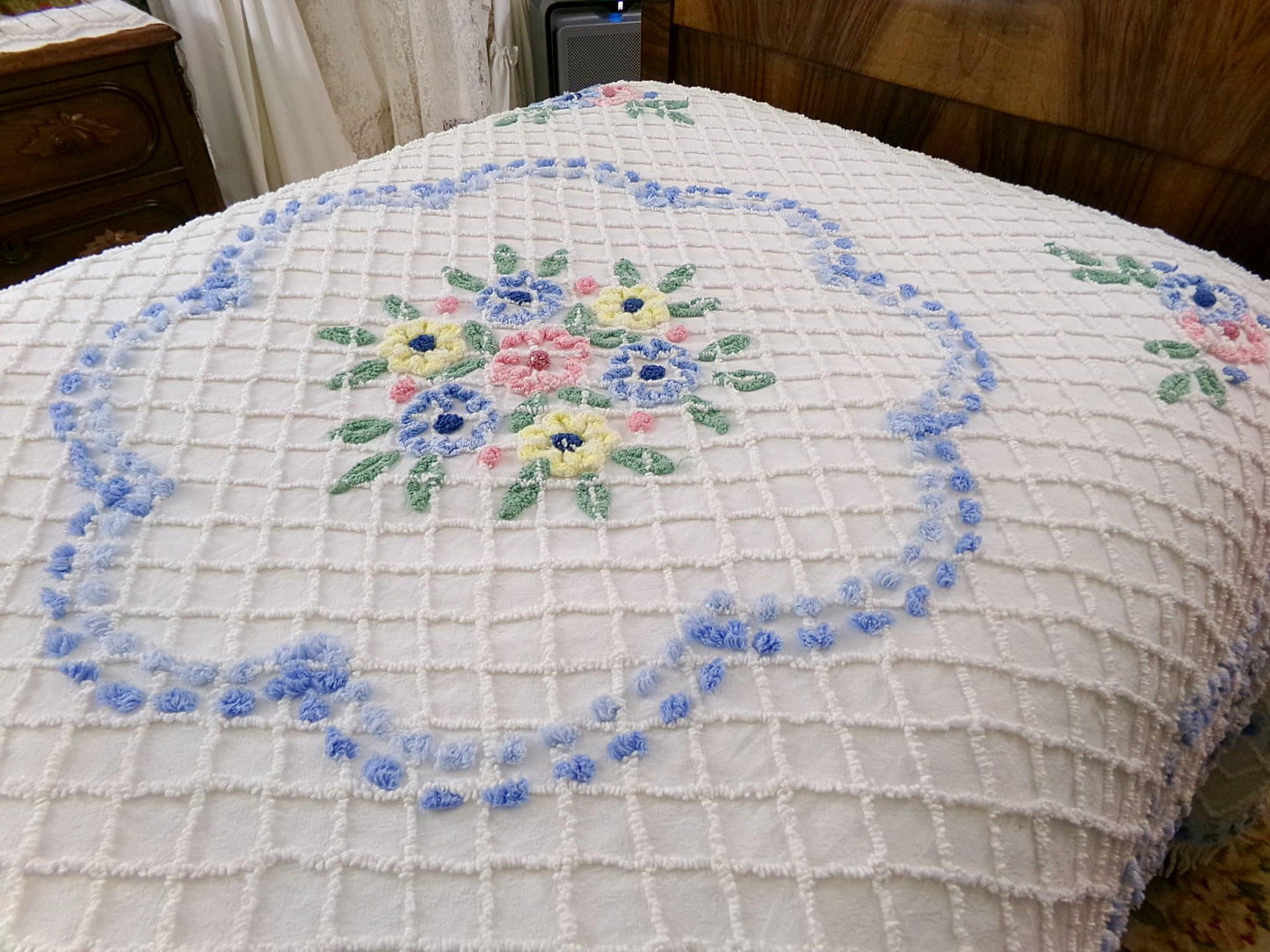 cottage classic vintage chenille bedspread, springtime flowers on white with fringe trim, full size cotton bedding